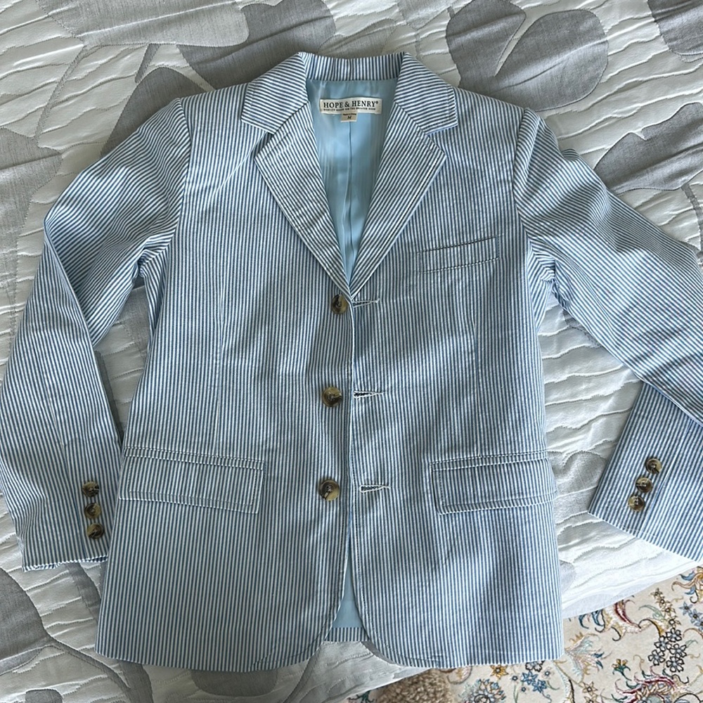 Casual blazer for 8 years boy.